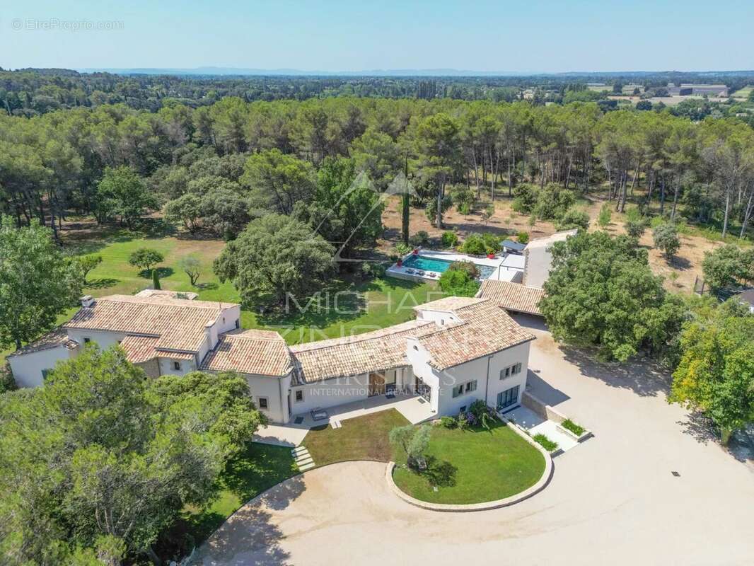 Maison à L&#039;ISLE-SUR-LA-SORGUE