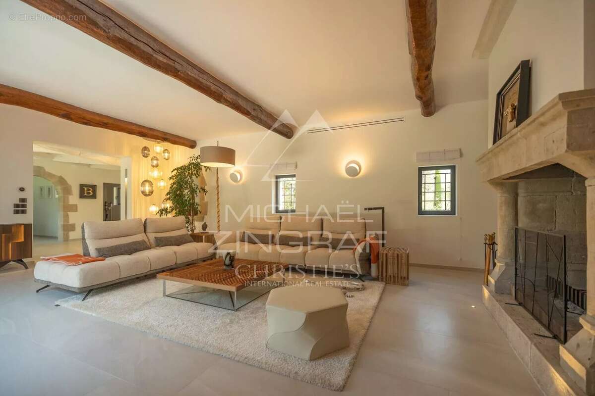 Maison à L&#039;ISLE-SUR-LA-SORGUE