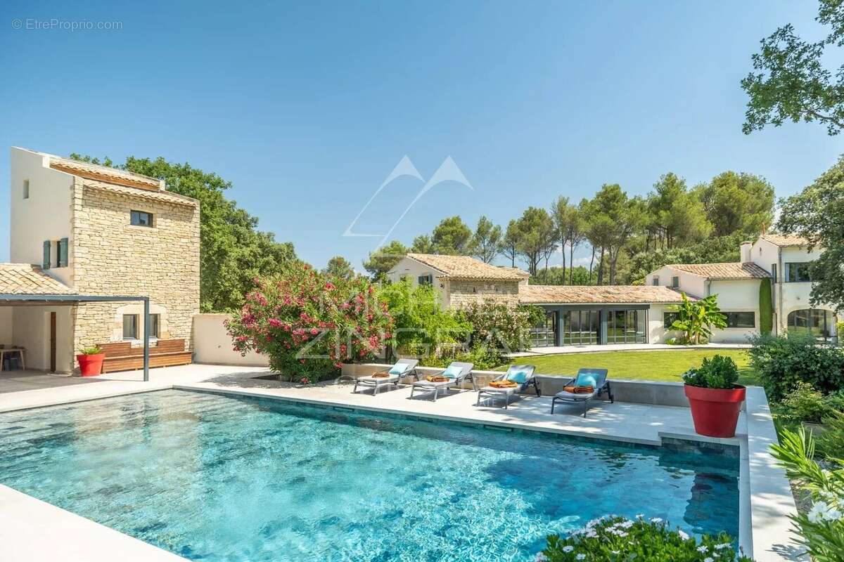 Maison à L&#039;ISLE-SUR-LA-SORGUE