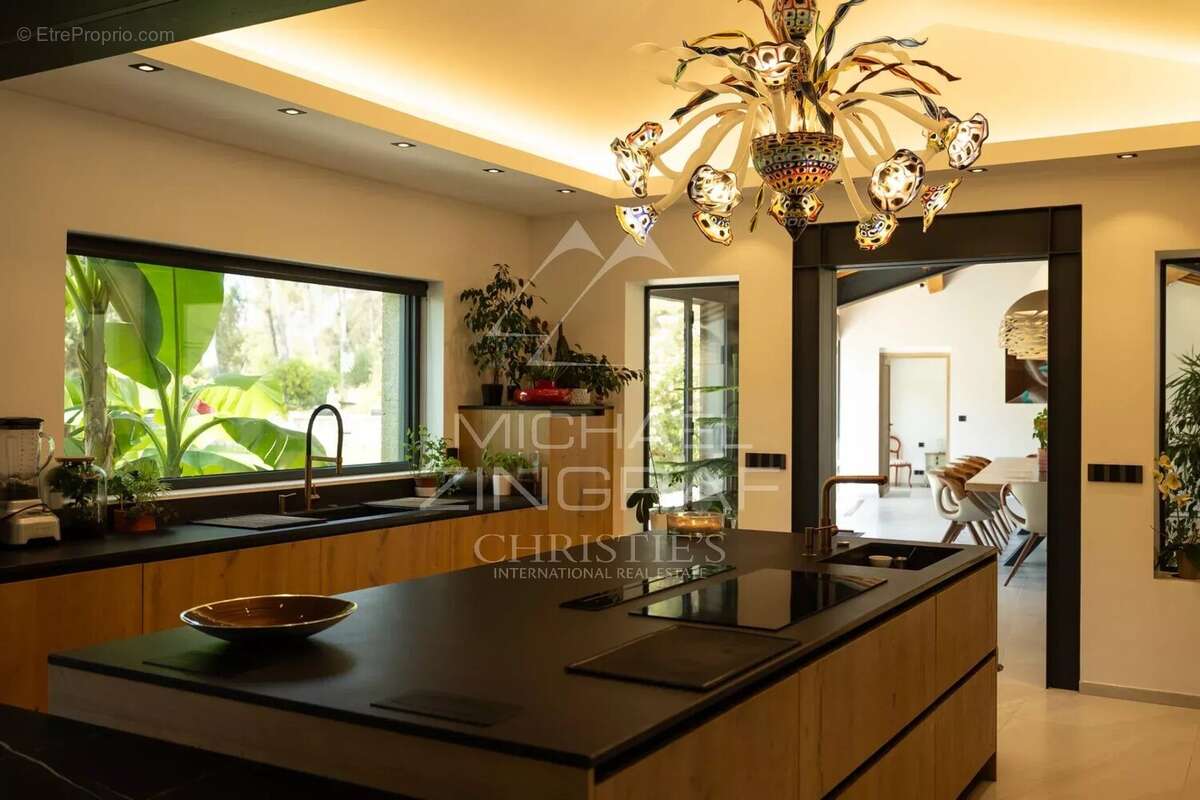 Maison à L&#039;ISLE-SUR-LA-SORGUE