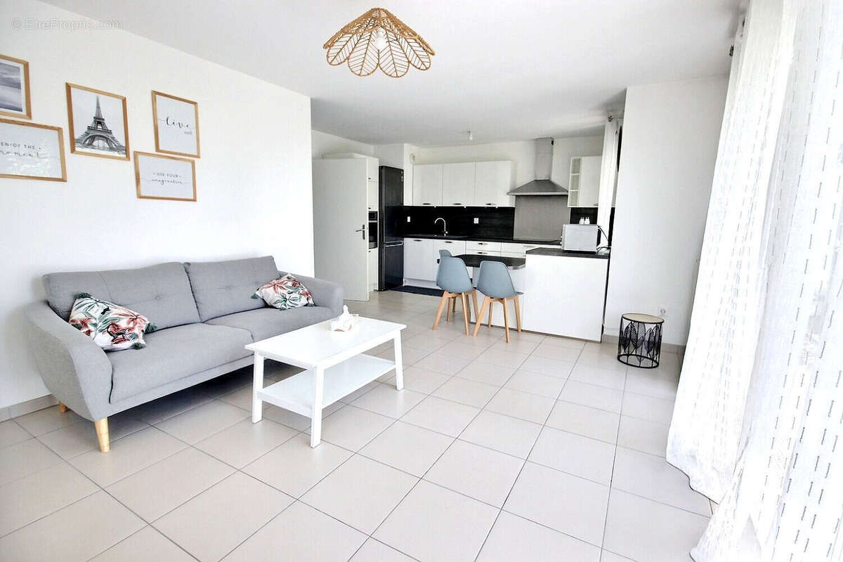 Appartement à FRESNES