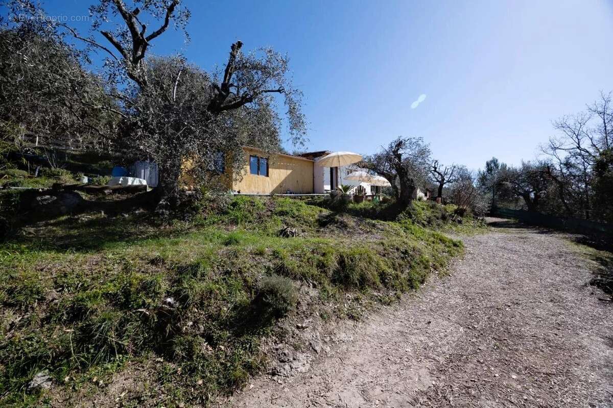 Maison à TOUET-DE-L&#039;ESCARENE