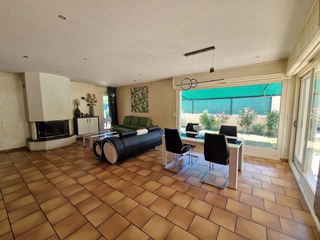 Maison à SAINT-LUBIN-DES-JONCHERETS