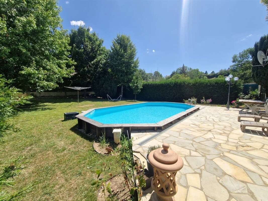 Maison à SAINT-LUBIN-DES-JONCHERETS