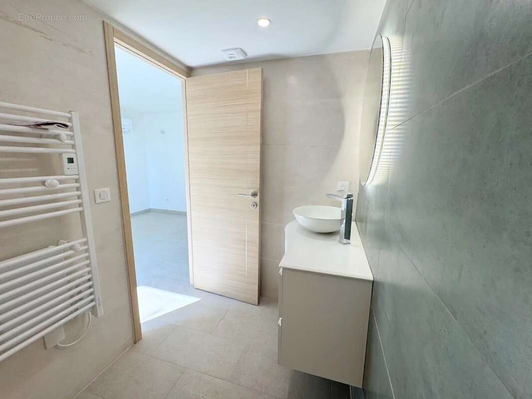 Appartement à LES ISSAMBRES