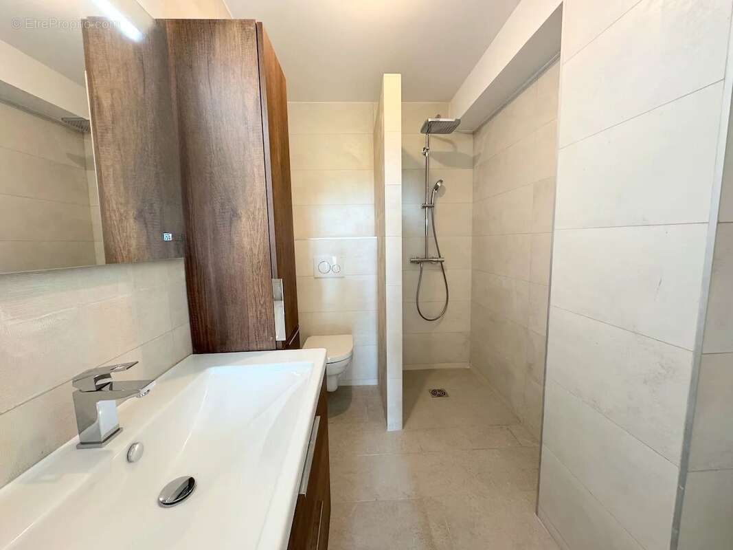 Appartement à LES ISSAMBRES