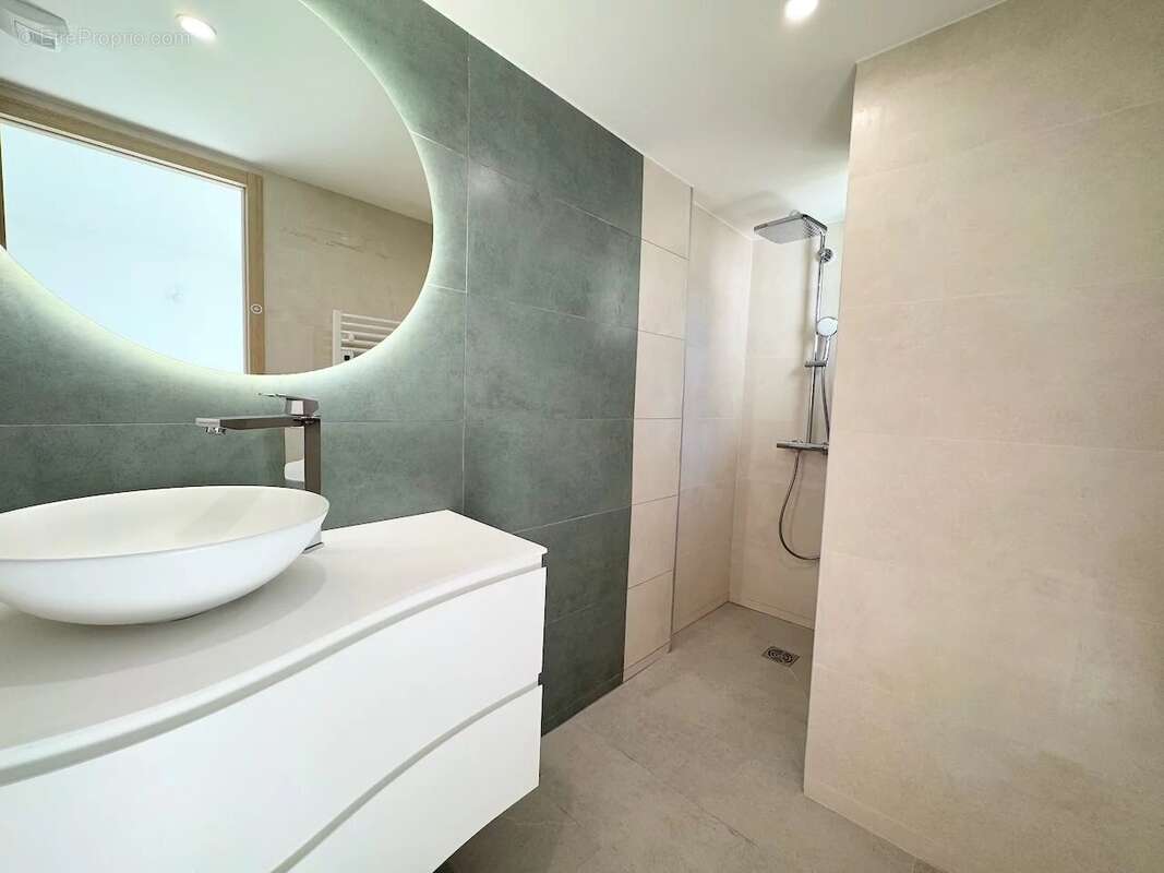 Appartement à LES ISSAMBRES