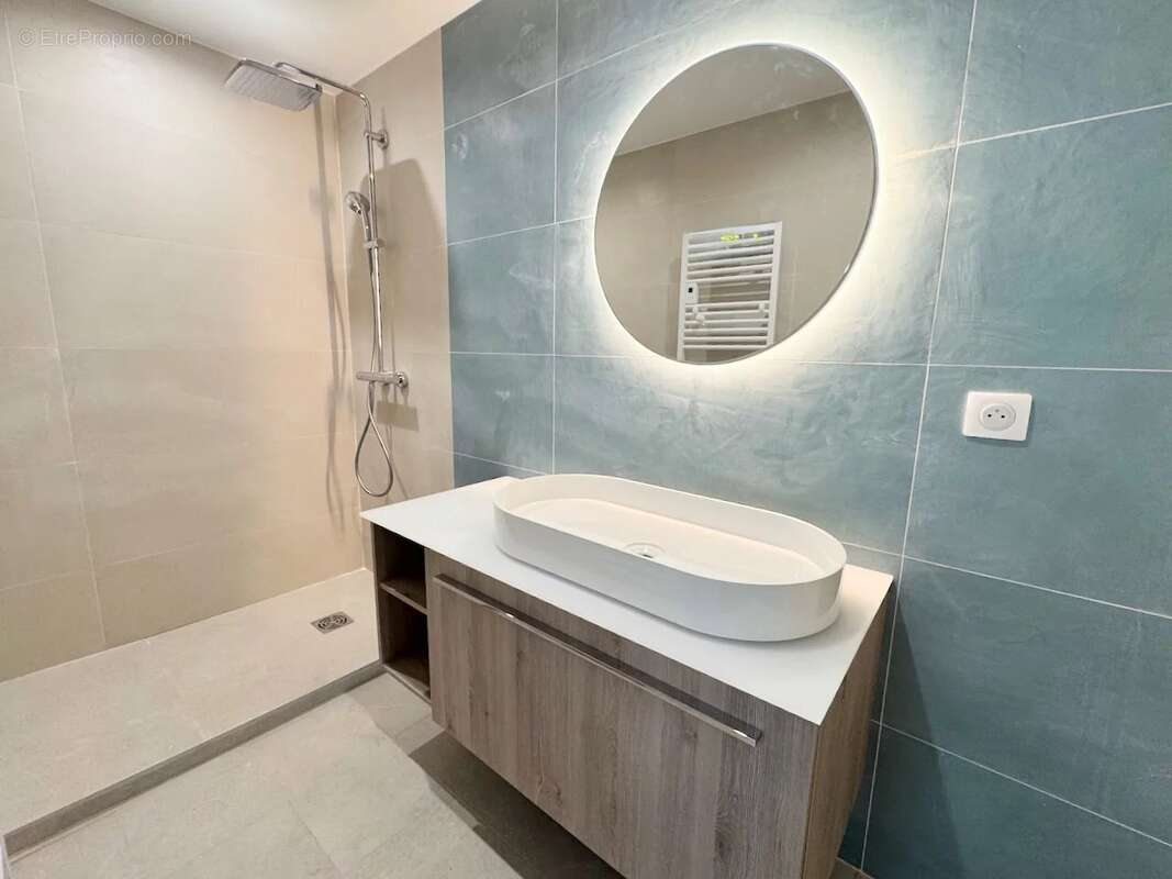 Appartement à LES ISSAMBRES