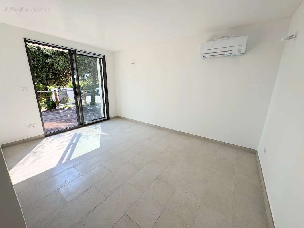 Appartement à LES ISSAMBRES