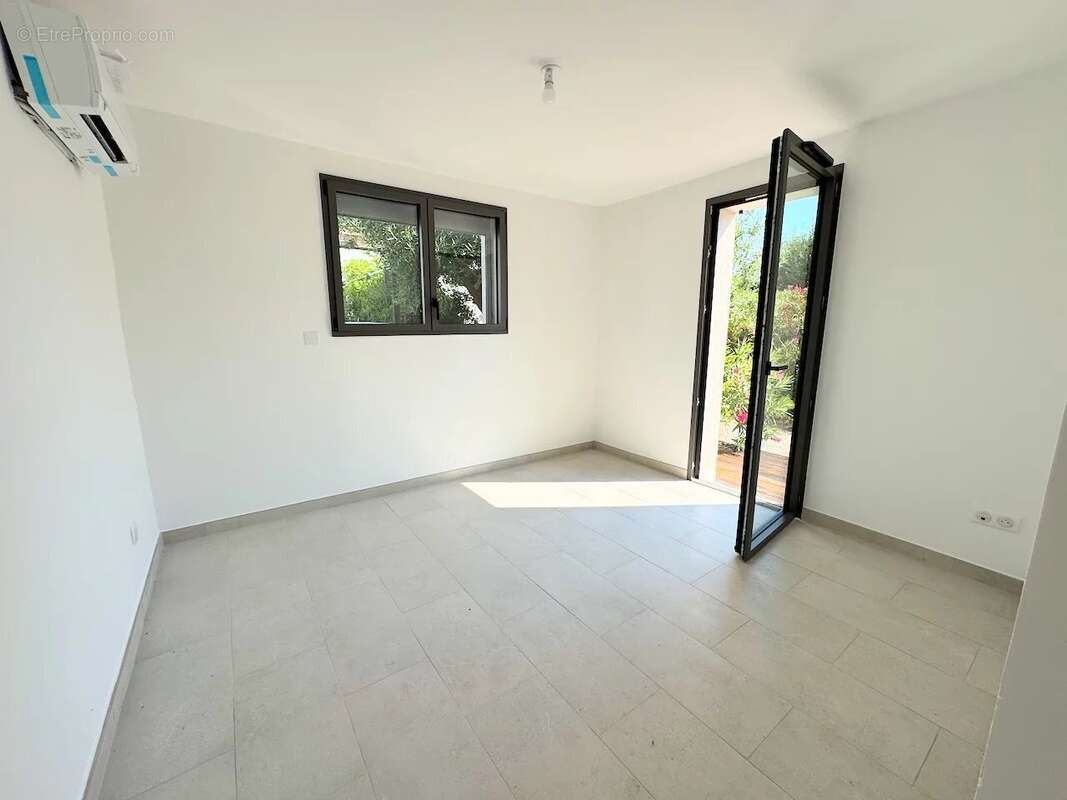 Appartement à LES ISSAMBRES