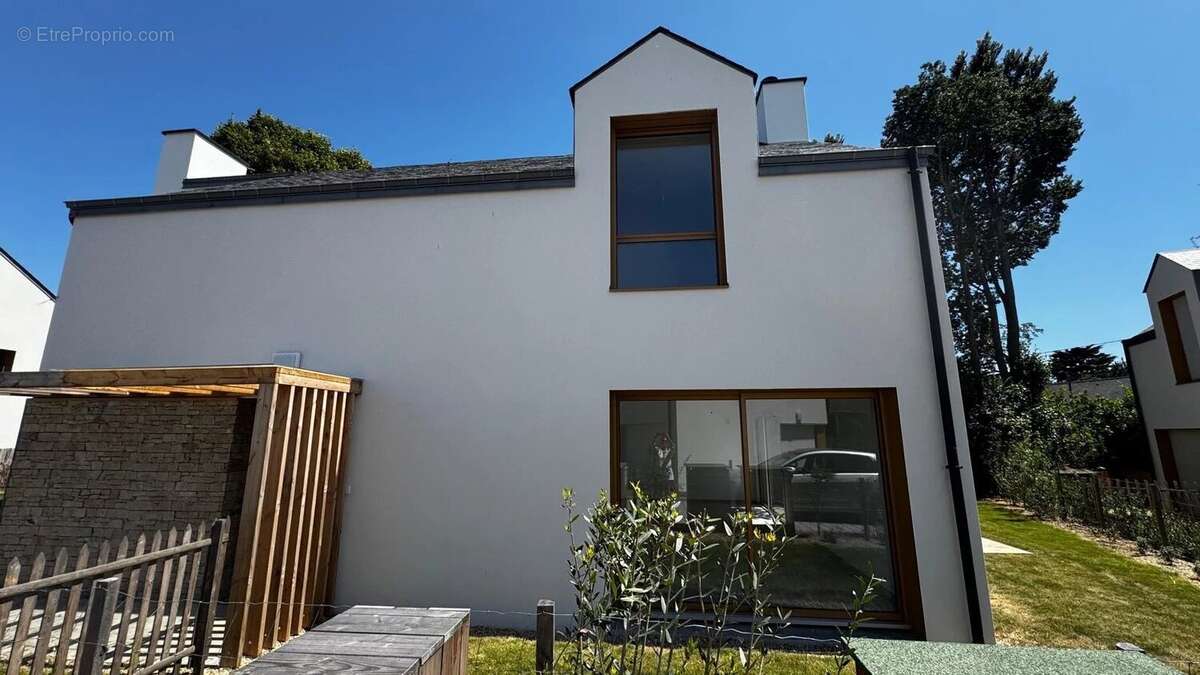 Maison à LARMOR-BADEN