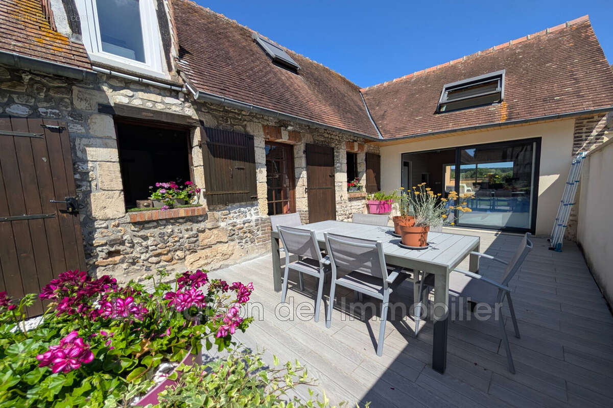 Maison à PONT-DE-L&#039;ARCHE