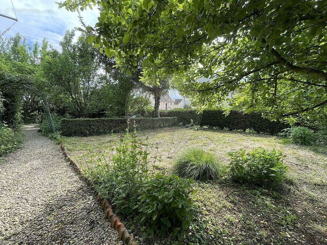 Maison à SAINT-JULIEN-LES-VILLAS