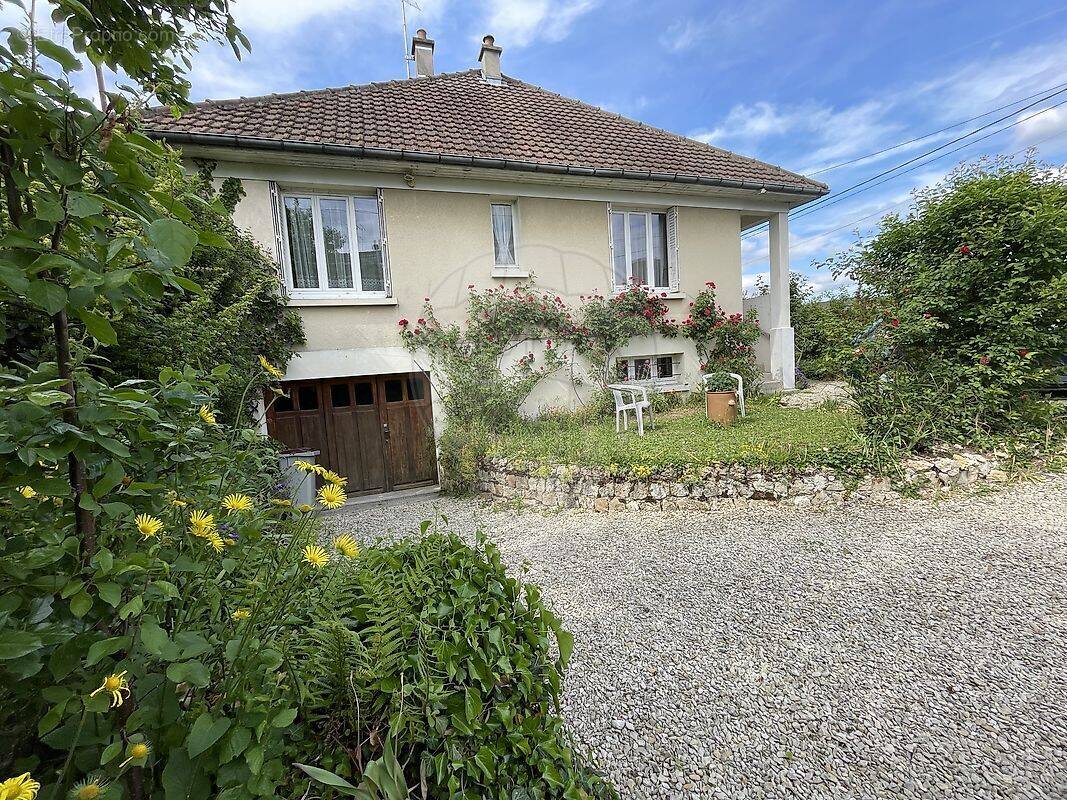 Maison à SAINT-JULIEN-LES-VILLAS