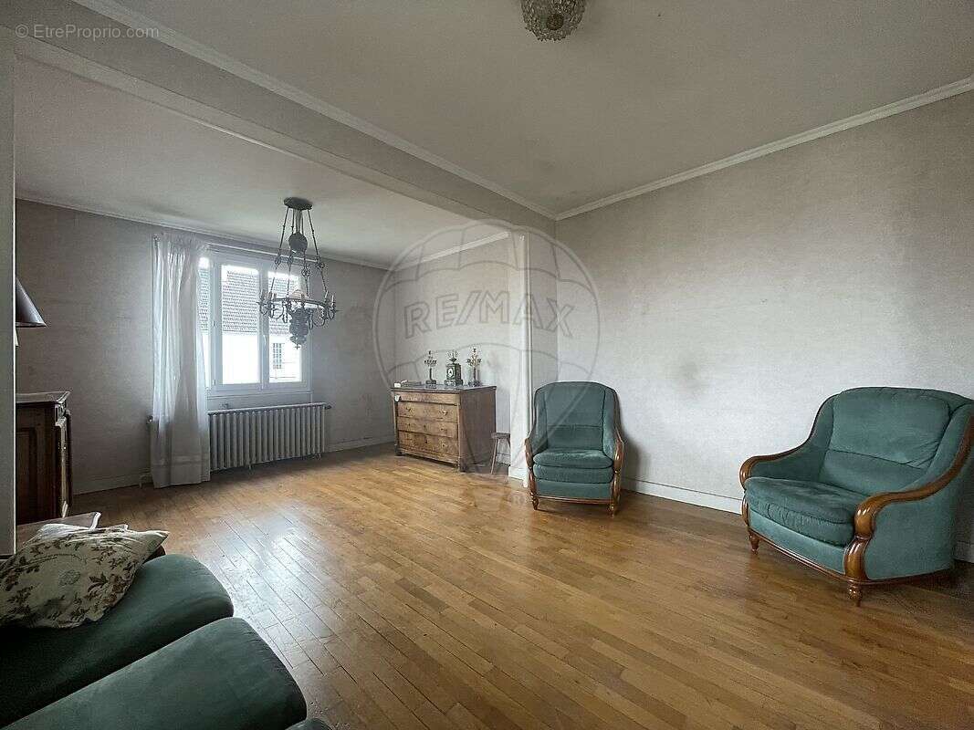 Maison à SAINT-JULIEN-LES-VILLAS