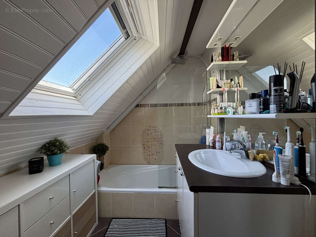 Maison à SARTROUVILLE