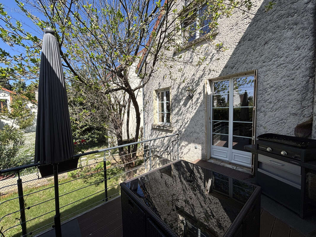 Maison à SARTROUVILLE