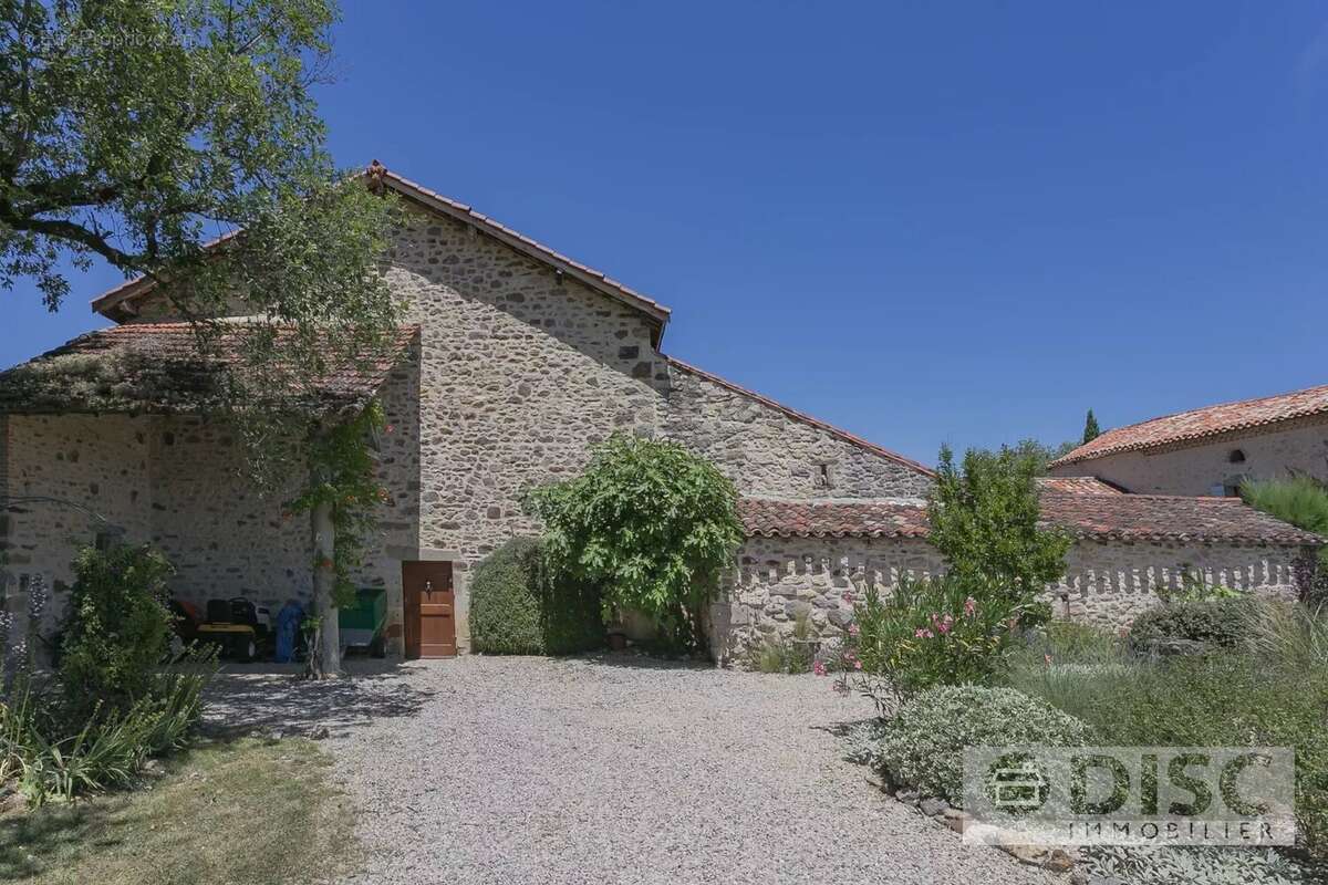 Maison à SAINT-MARTIN-LAGUEPIE