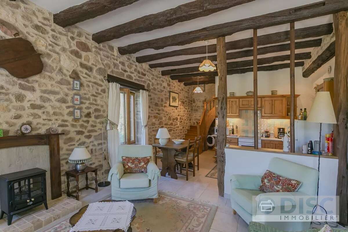 Maison à SAINT-MARTIN-LAGUEPIE