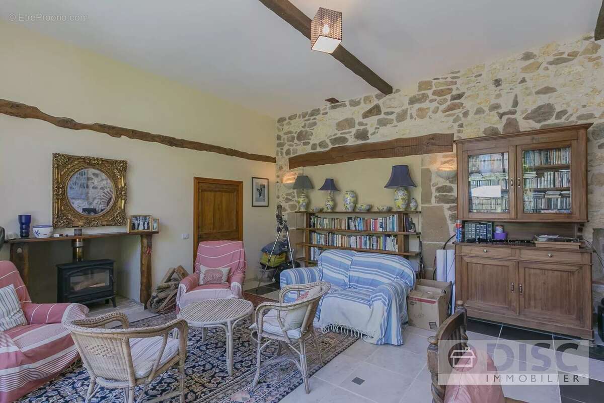 Maison à SAINT-MARTIN-LAGUEPIE