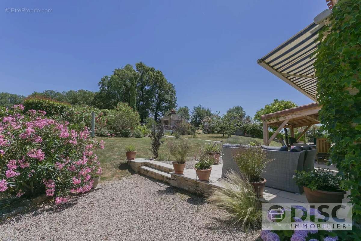 Maison à SAINT-MARTIN-LAGUEPIE