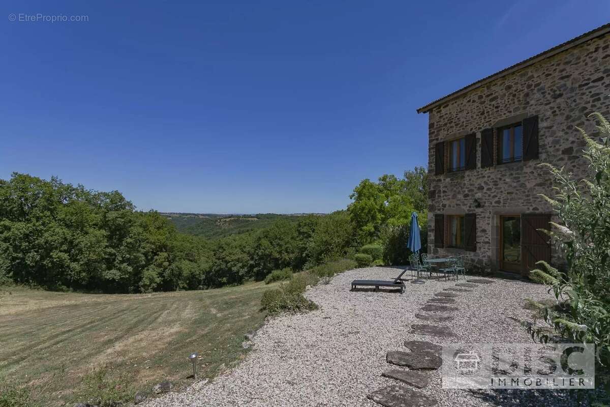 Maison à SAINT-MARTIN-LAGUEPIE