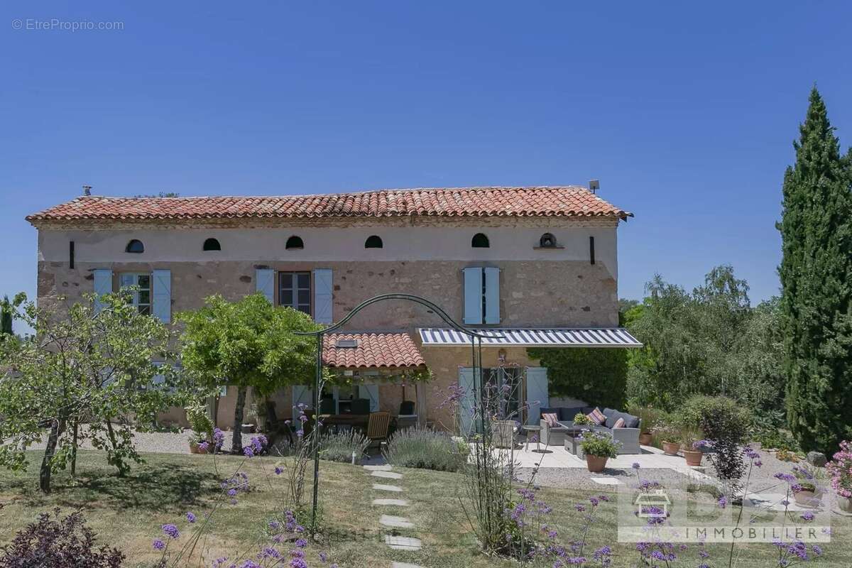 Maison à SAINT-MARTIN-LAGUEPIE