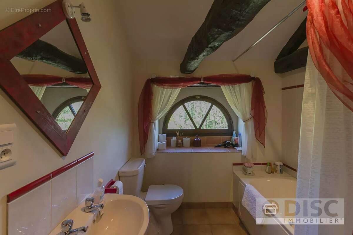 Maison à SAINT-MARTIN-LAGUEPIE