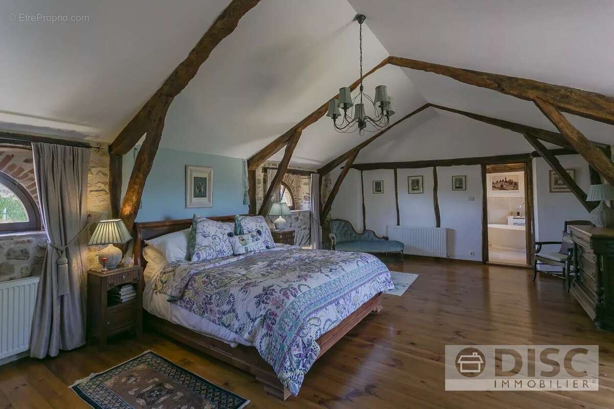 Maison à SAINT-MARTIN-LAGUEPIE