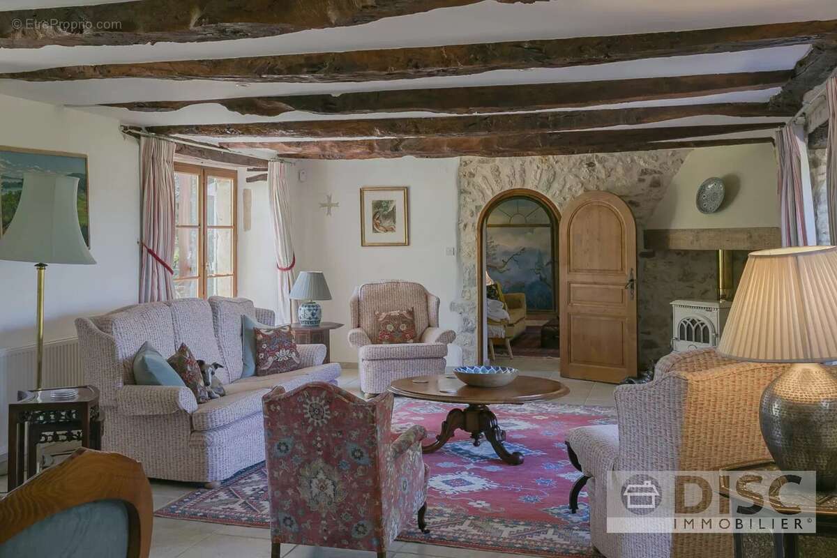 Maison à SAINT-MARTIN-LAGUEPIE