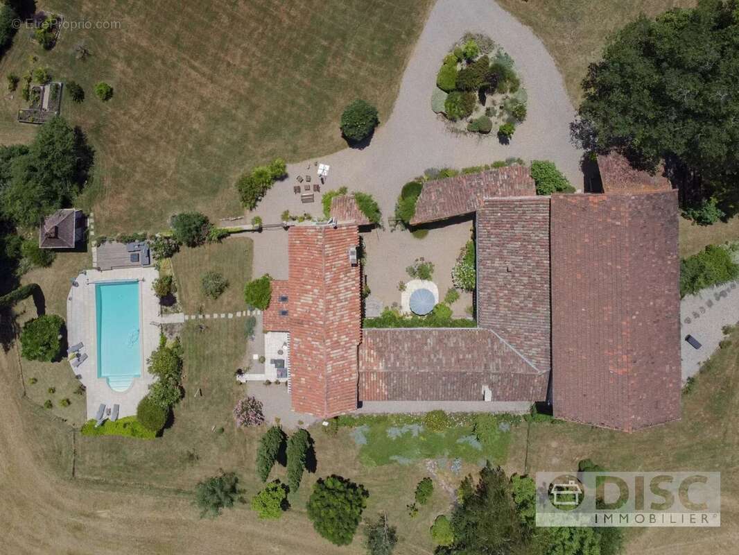 Maison à SAINT-MARTIN-LAGUEPIE