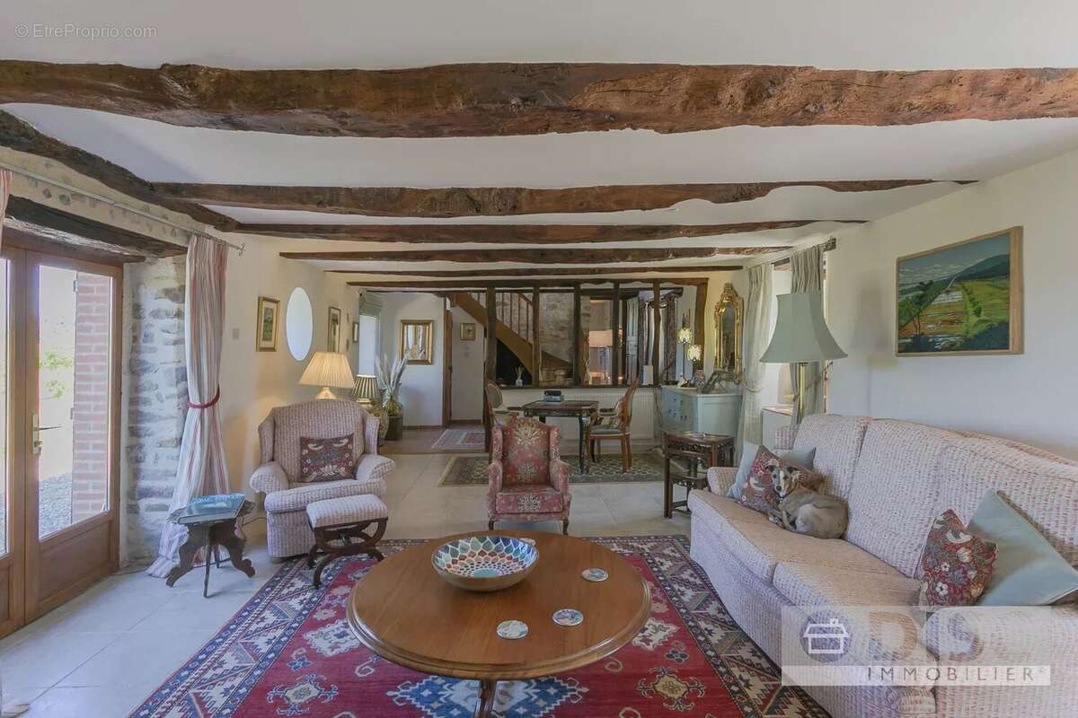 Maison à SAINT-MARTIN-LAGUEPIE