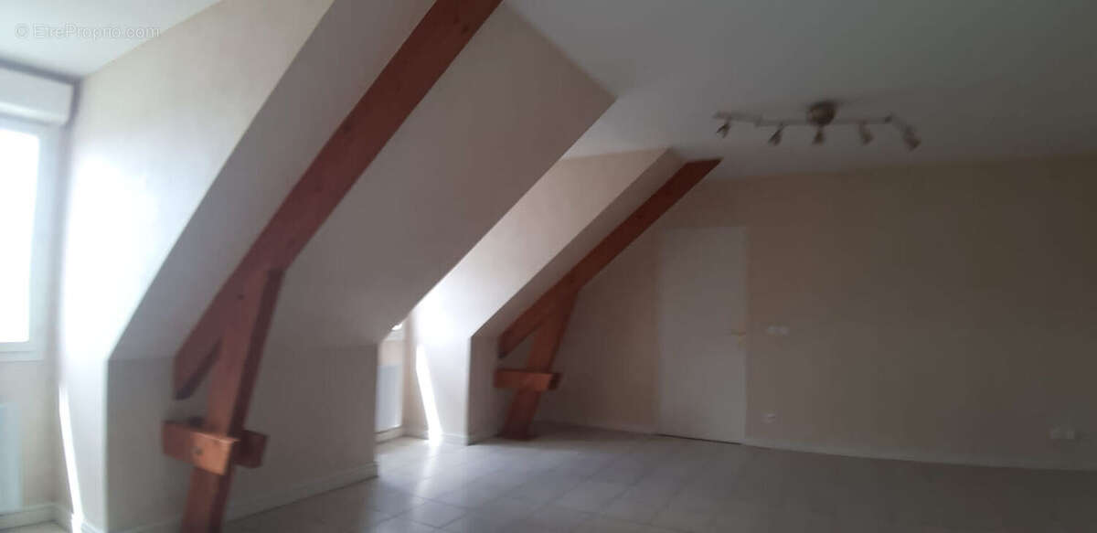 Appartement à EPERNON