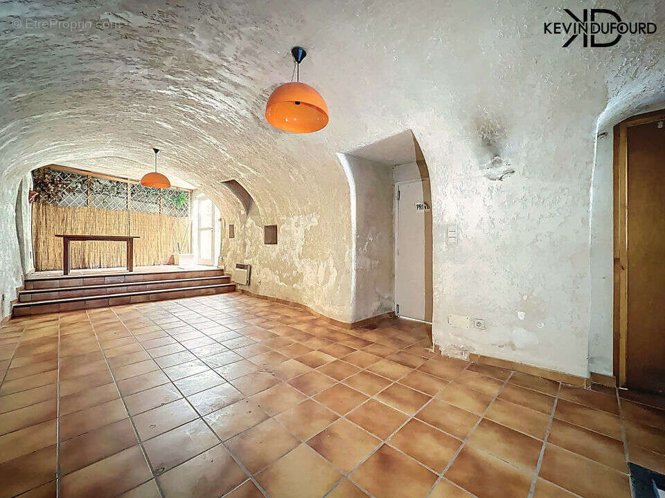 Commerce à LES VANS