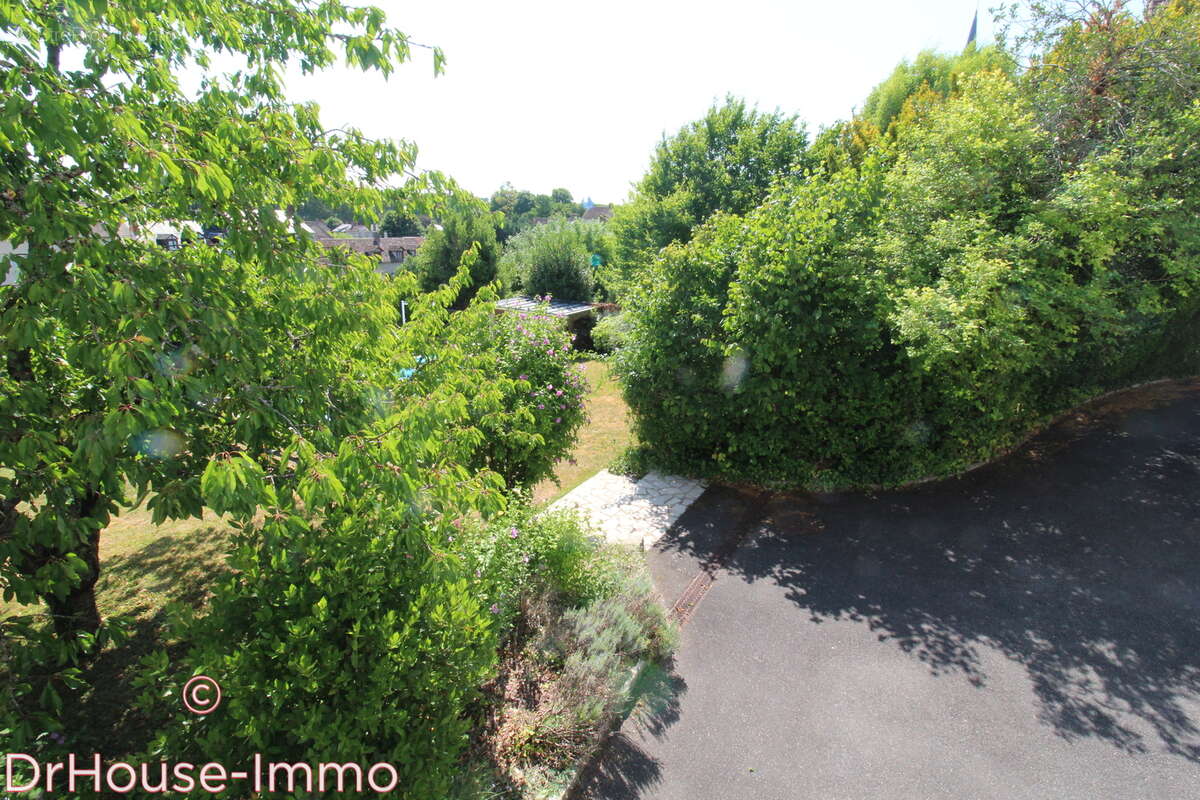 Maison à SAINT-PIERRE-LES-NEMOURS