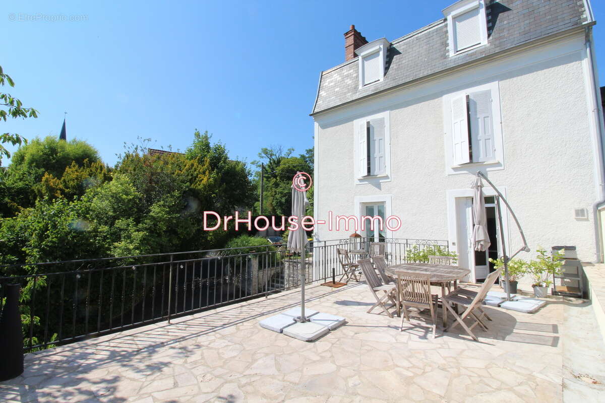 Maison à SAINT-PIERRE-LES-NEMOURS