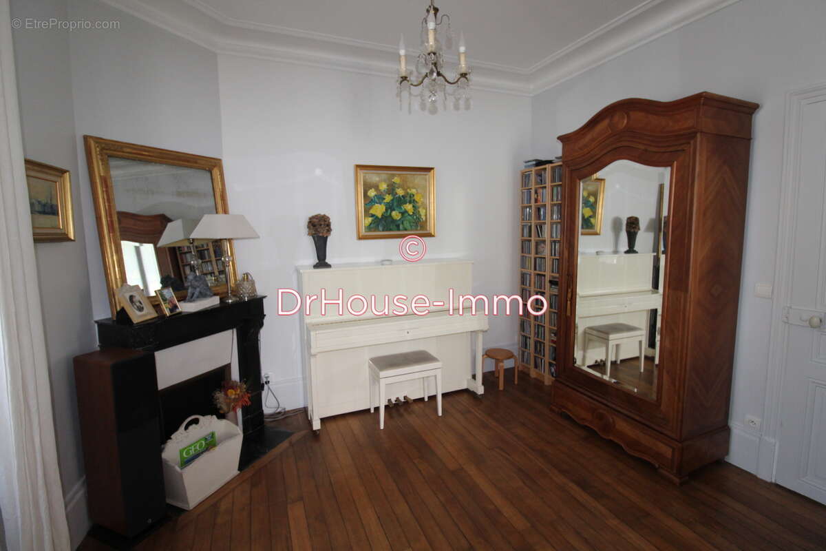 Maison à SAINT-PIERRE-LES-NEMOURS