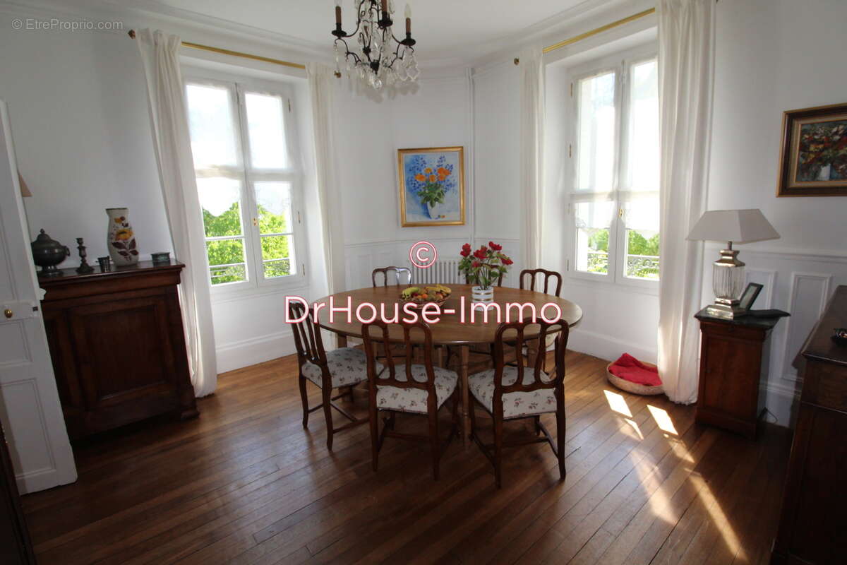 Maison à SAINT-PIERRE-LES-NEMOURS