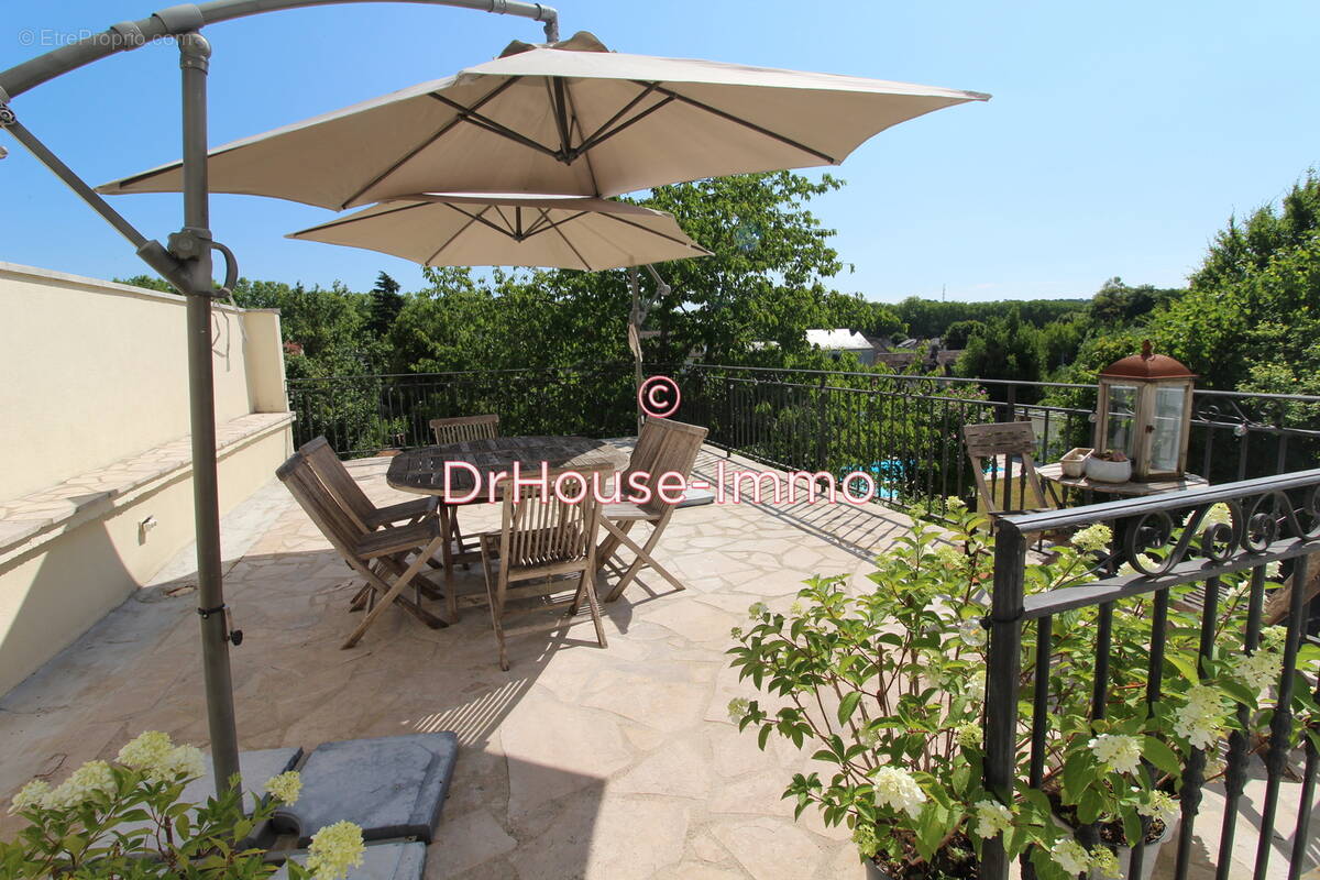 Maison à SAINT-PIERRE-LES-NEMOURS