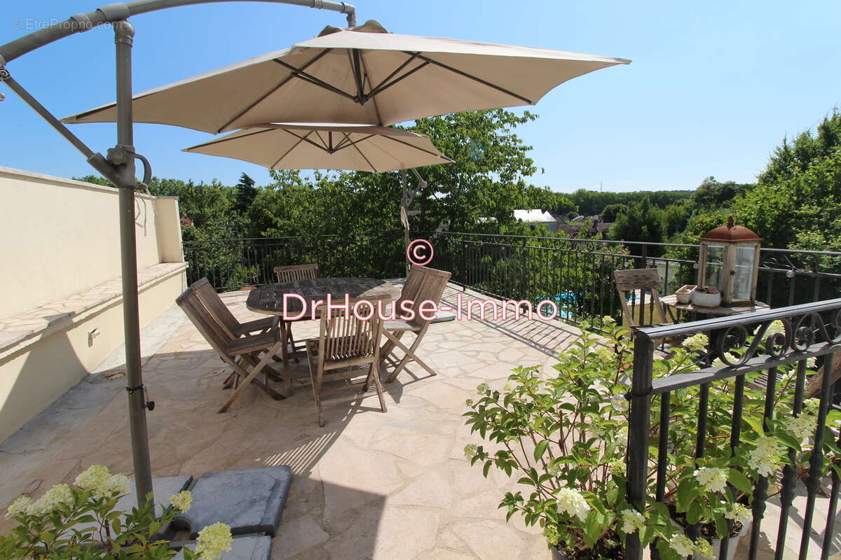 Maison à SAINT-PIERRE-LES-NEMOURS