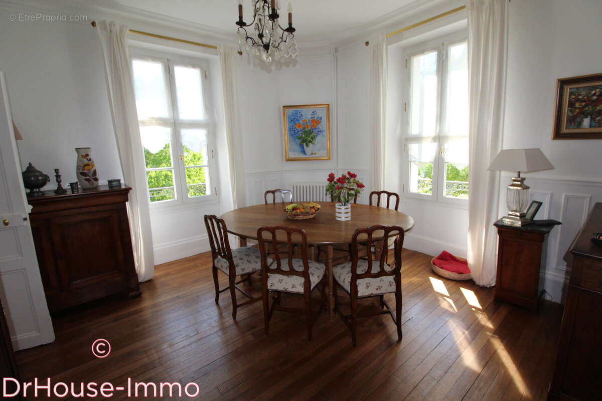 Maison à SAINT-PIERRE-LES-NEMOURS