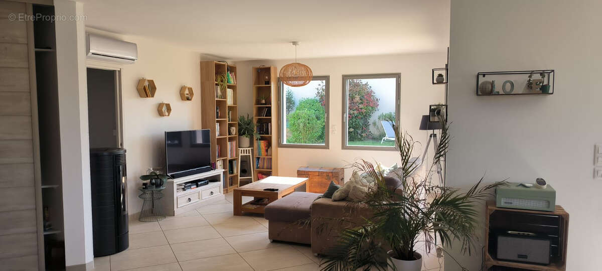 Maison à SAINT-GELAIS