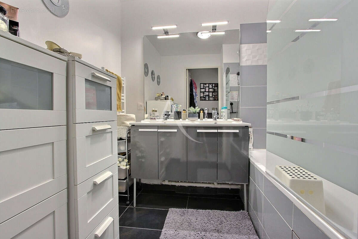 Appartement à ASNIERES-SUR-SEINE