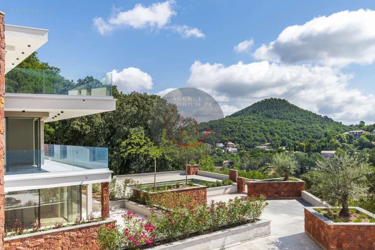 Appartement à LES ADRETS-DE-L&#039;ESTEREL