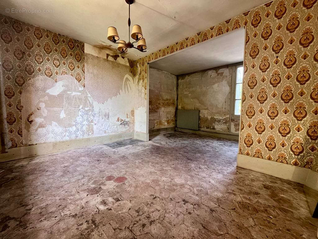 Maison à VIC-SUR-AISNE