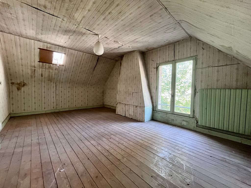 Maison à VIC-SUR-AISNE