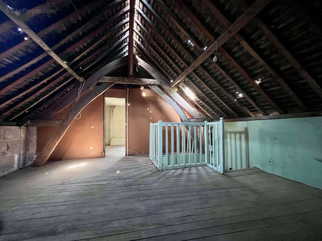 Maison à VIC-SUR-AISNE