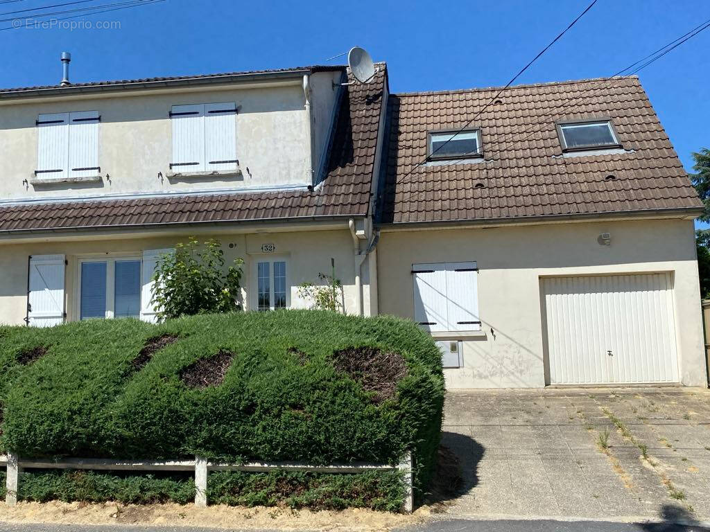 Maison à NEUILLY-SAINT-FRONT