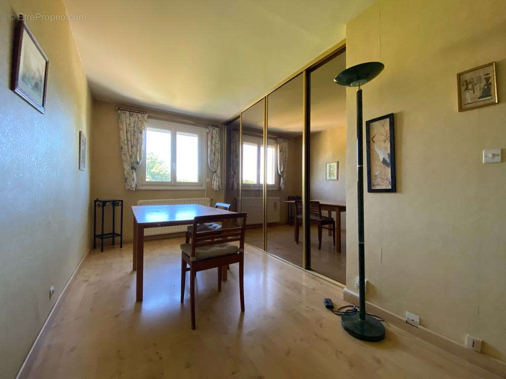 Maison à NEUILLY-SAINT-FRONT