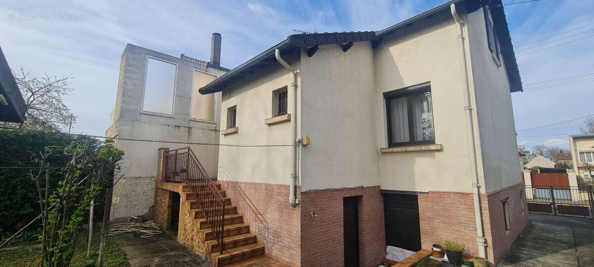 Maison à LIVRY-GARGAN